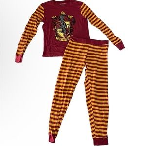 Warner Bros Harry Potter Gryffindor women’s Large Pajama set